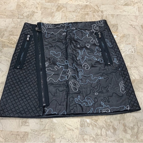 Sexy embroidered lamb leather skirt - Size 4 - Picture 1 of 6